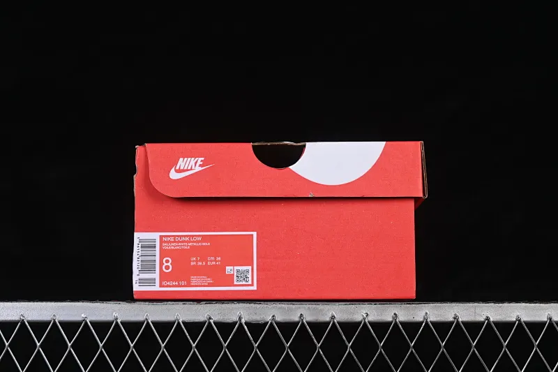All Categories Nk SB Dunk Series Nk SB Dunk Low Low-top sneakers Nike SB Dunk Low Year of the Horse White Wheat Yellow Low-top casual sneakers IO4244-101